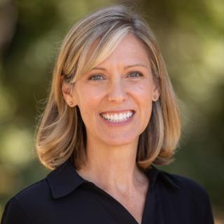 Sarah Camp Headshot