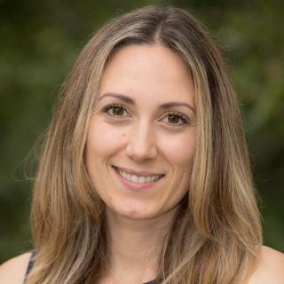 HANA MCDERMOTT, PsyD. – POSTDOCTORAL FELLOW Headshot